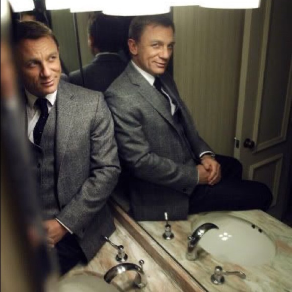 Double 007 - Picture 4 of 5